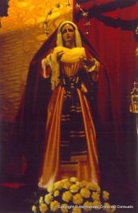 Im+ígenes de la Virgen con distintos vestidos (10)
