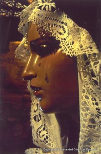 Im+ígenes de la Virgen con distintos vestidos (11)