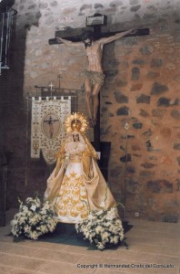 Im+ígenes de la Virgen con distintos vestidos (14)