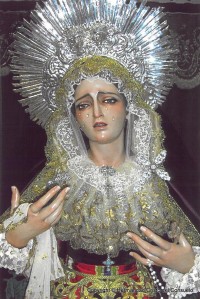 Im+ígenes de la Virgen con distintos vestidos (8)
