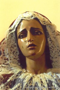 Im+ígenes de la Virgen con distintos vestidos (9)